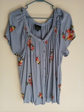 Liv Los Angeles Embrodiered Blue Top Size XL